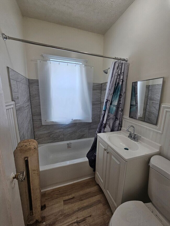 Building Photo - 1933 Lee Rd