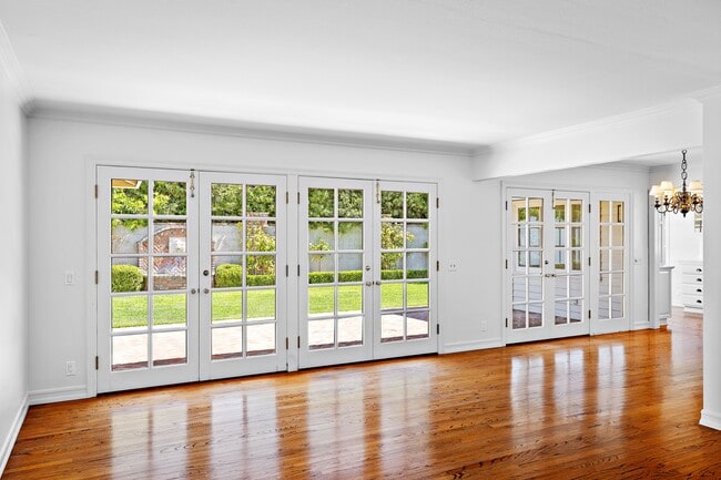 Building Photo - 2612 Lighthouse Ln