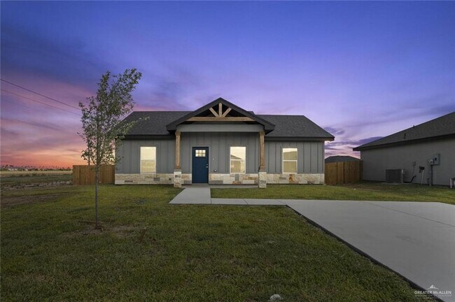 Building Photo - 1704 Unity Dr