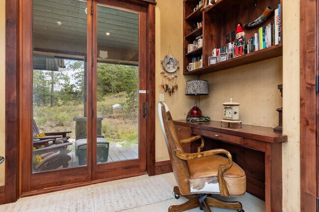 Building Photo - 195 Marks Ln