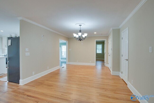 Building Photo - 211 Wingate Ave SW