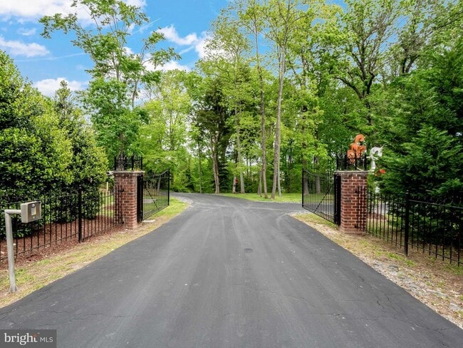 Building Photo - 26074 Sotterley Heights Rd