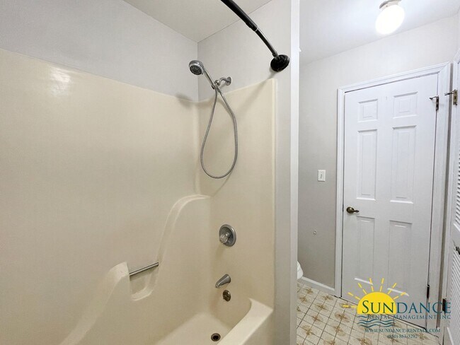 Building Photo - Great End Unit Townhouse in Fort Walton Be...