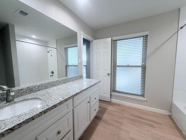 Building Photo - 7110 Yardley Dr