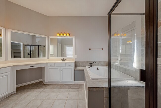 Building Photo - 7214 Glenwick Ct