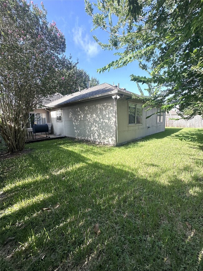 Building Photo - 1814 Grove Ct Dr