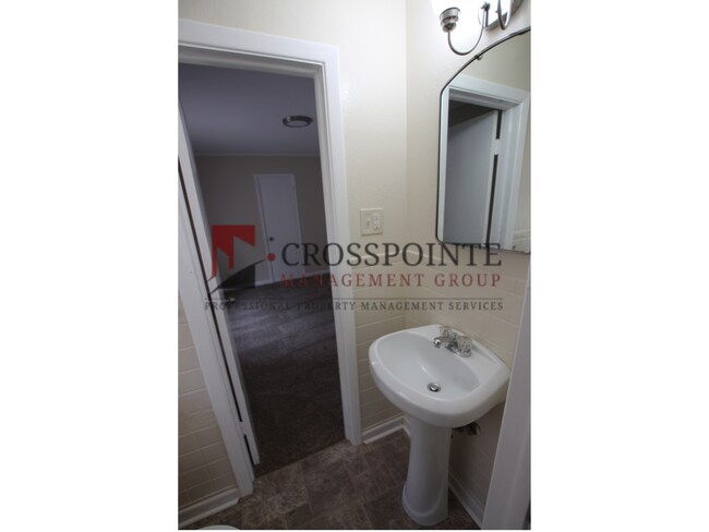 Building Photo - Beautiful 4 Bedroom, 1.5 Bathroom Home in Tyler!