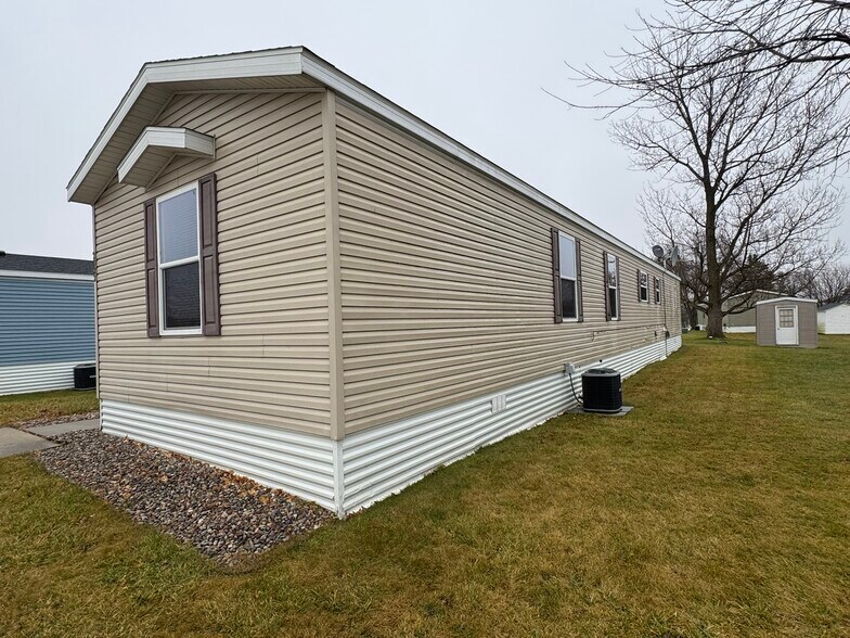 Building Photo - 2022 Mockingbird Pl NW