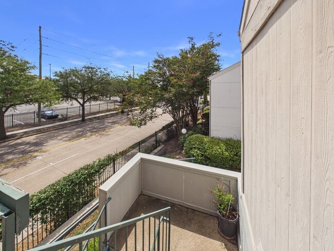 Building Photo - 7950 N Stadium Dr