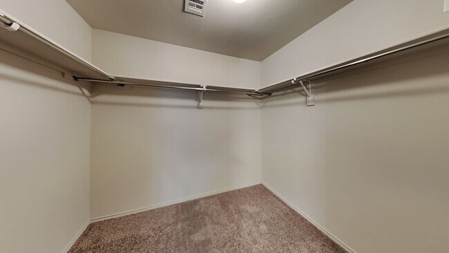 Building Photo - A Very Nice 3 Bedroom 2 Bath Home in Yukon Schools