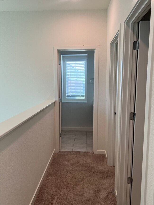 Building Photo - 1095 Wake Forest Ct