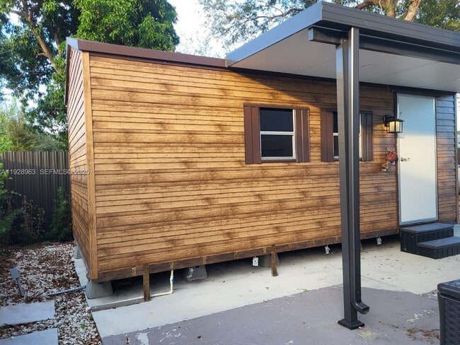 Primary Photo - 2137 NW 97th St