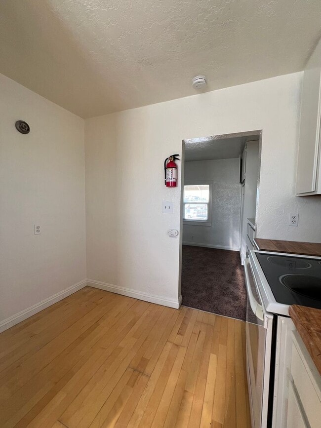 Building Photo - P026