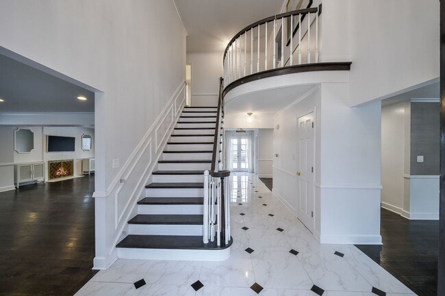 Building Photo - 945 Anne Rd