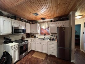 Building Photo - 112 Willow Branch Dr