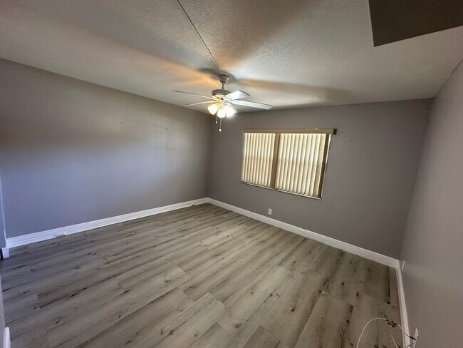Building Photo - 2201 Lucaya Bend