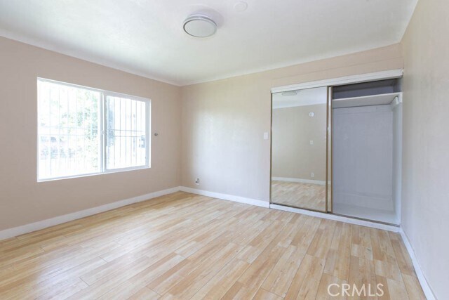 Building Photo - 1055 W 84th Pl