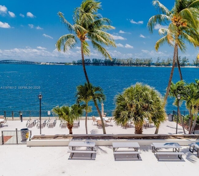 Building Photo - 2333 Brickell Ave