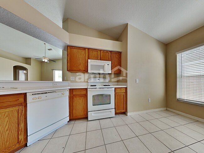 Building Photo - 11240 Lake Lanier Dr