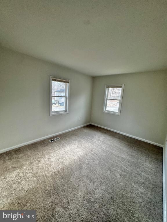 Building Photo - 18312 Chestnut Dr