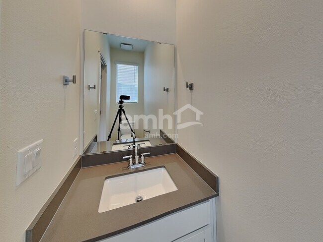 Building Photo - 4814 87th Ave NE