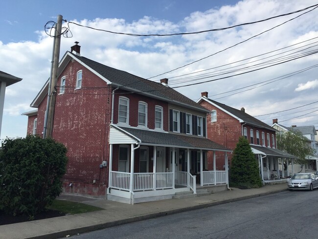 Primary Photo - Just renovated 3 bed 2 bath home in emmaus.
