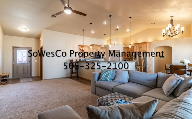 Building Photo - Beautiful 4 Bedroom (Newer) Home in Farmington