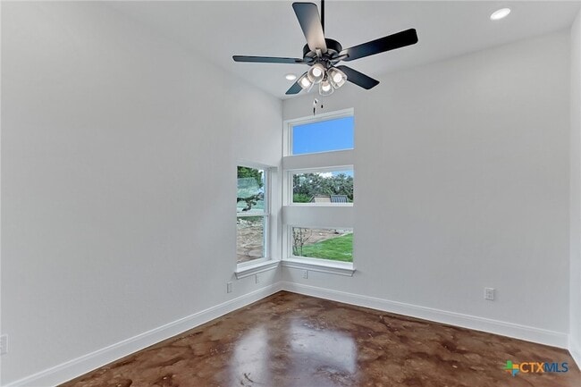 Building Photo - 102 Prairie