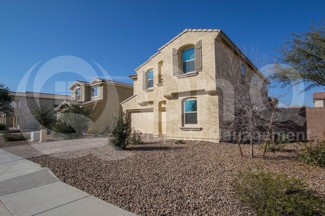Primary Photo - 1120 E Blue Spruce Ln