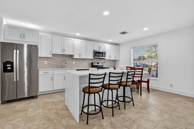 Building Photo - 5093 Privet Pl