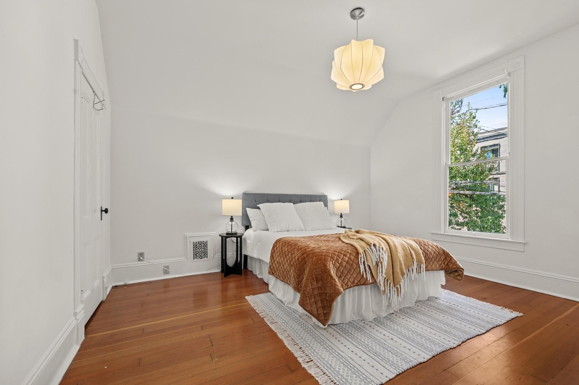 Building Photo - 1720 NW Hoyt St