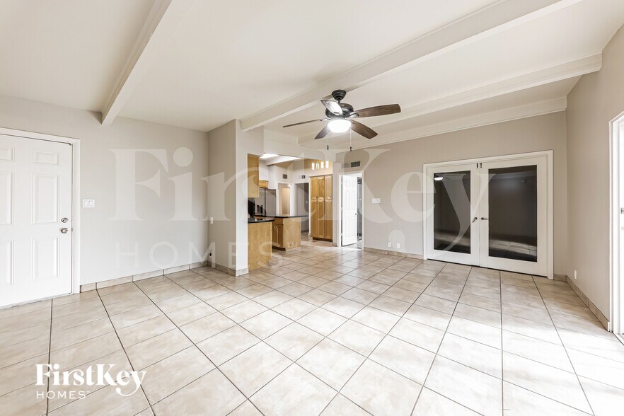 Building Photo - 2028 W Schell Dr
