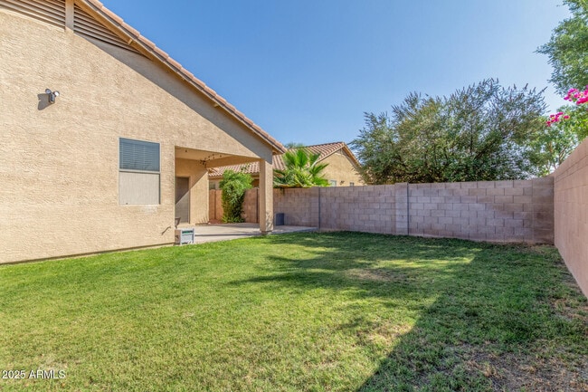 Building Photo - 12910 W Glenrosa Dr