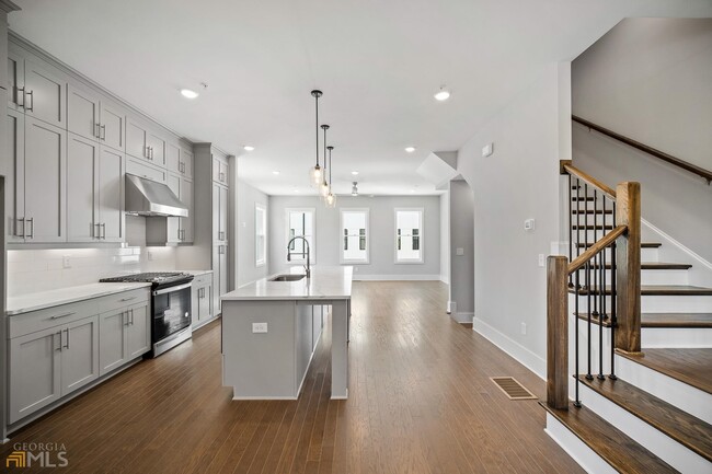 Building Photo - 1034 Robert Smalls Way
