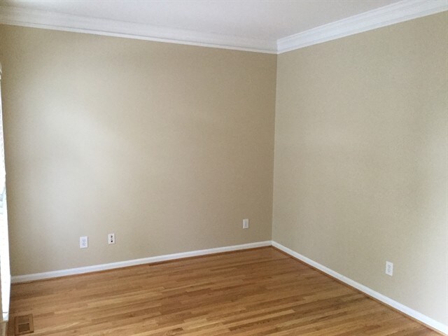 Building Photo - 5705 Beargrass Ln