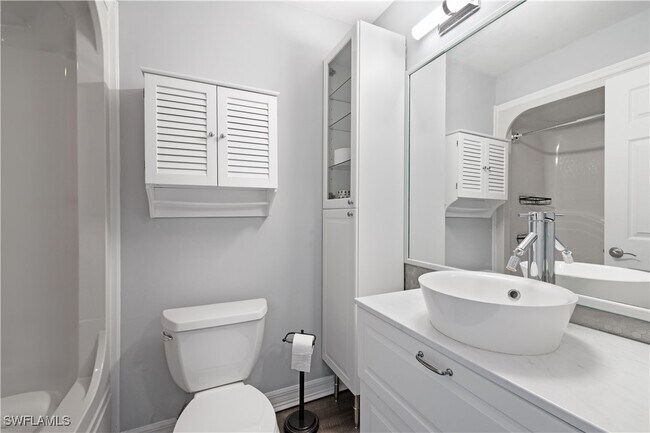 Building Photo - 121 Gabriel Cir