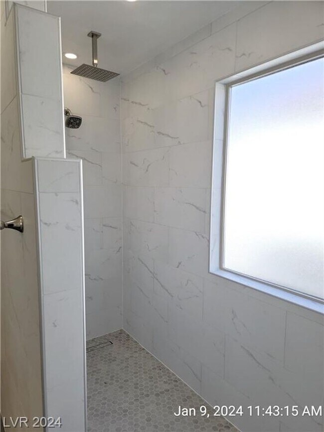 Building Photo - PARTIALLY FURNISHED 2-STORY HOME LOCATED O...