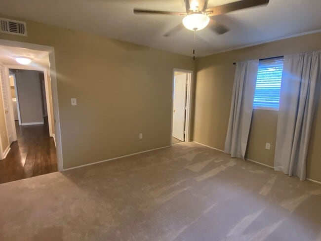 Building Photo - Greystone and Skyland