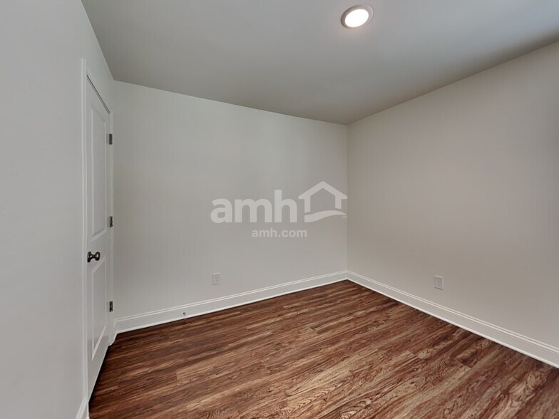 Building Photo - 3201 Brierhill Rd