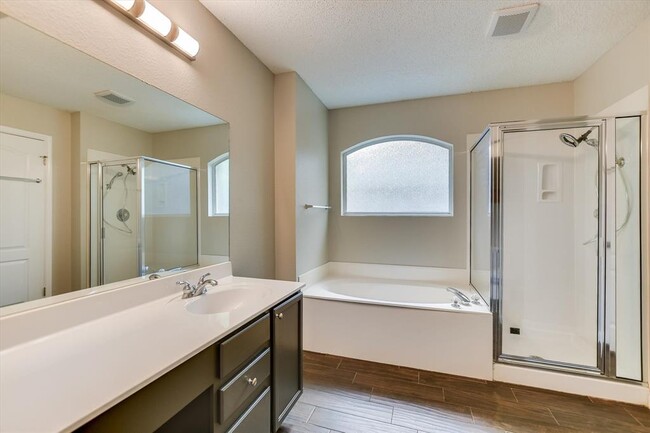 Building Photo - 1303 Crossvine Way