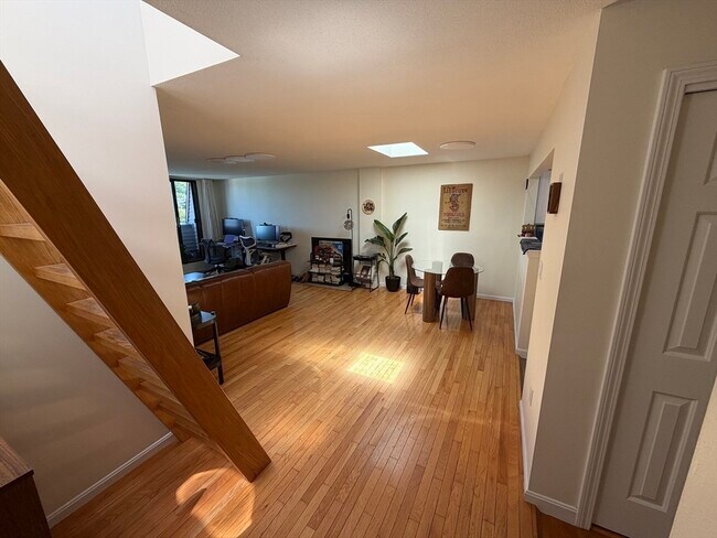 Building Photo - 59 Brainerd Rd