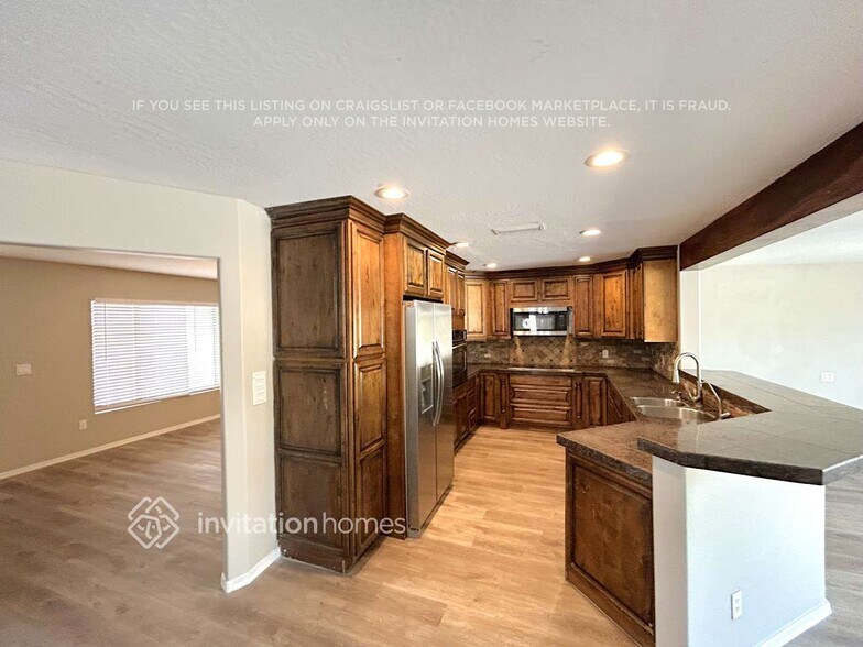 Building Photo - 5114 E Tano St