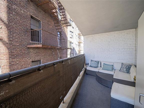 Building Photo - 1625 Emmons Ave