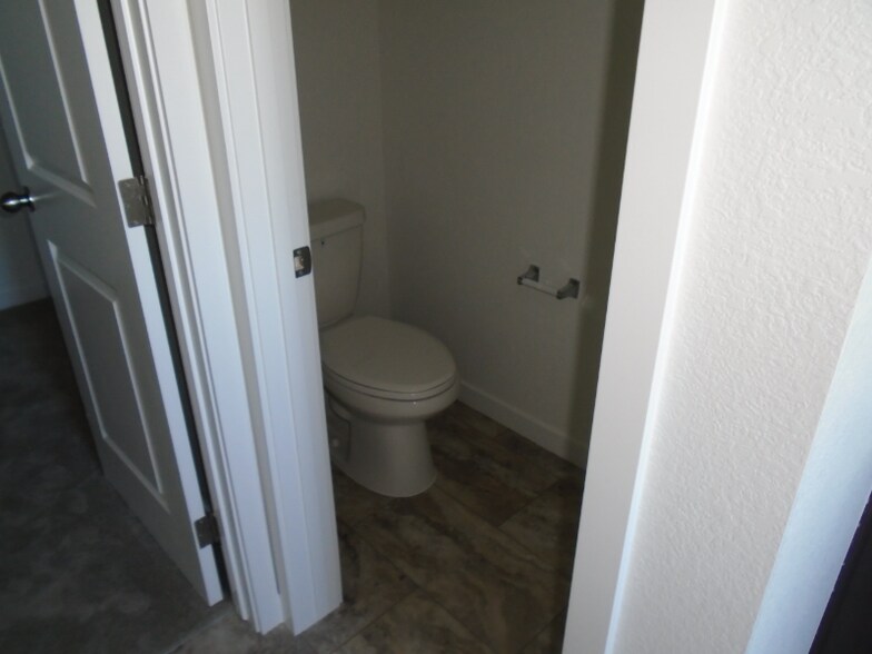 Building Photo - 5395 Euclid Dr