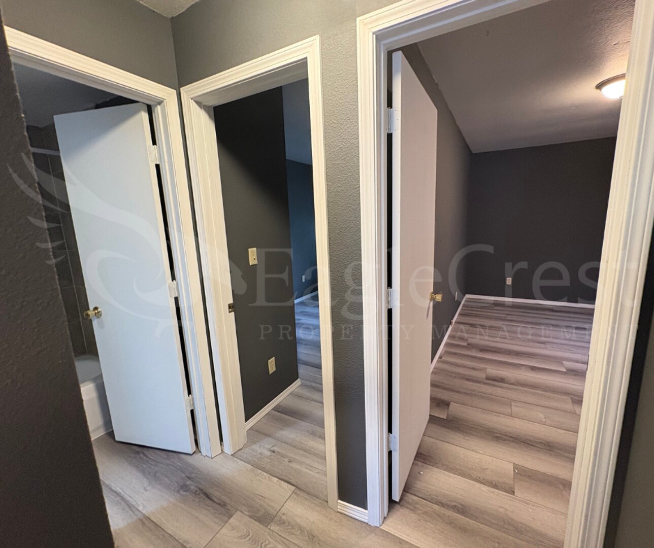 Building Photo - Roseville Lane Apartments