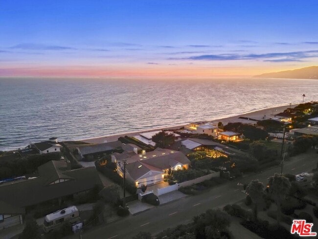 Building Photo - 7335 Birdview Ave