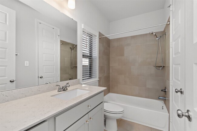 Building Photo - 5030 Morrison Dr