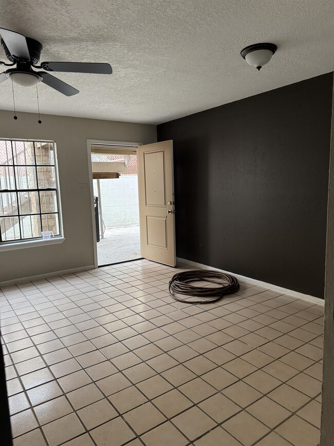 Building Photo - 2807 Garfield St