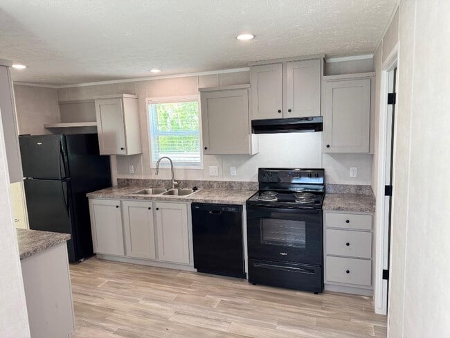 Building Photo - 27a Fox Haven Dr