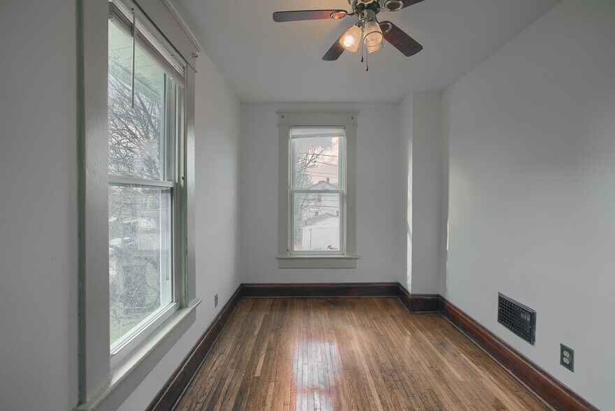 Building Photo - 2661 Indianola Ave